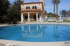 Villa en Ametlla de Mar - Villa de 4 dormitorios a 450 m de la playa