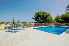 Villa en Denia - Villa con piscina a 500 m de la playa