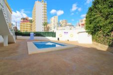 Apartamento en Benidorm - Apartamento con piscina a 350 m de la playa