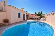 Villa en Denia - Villa con piscina a 550 m de la playa