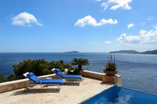 Villa en Sant Joan de Labritja / San Juan - Villa con piscina a 1 km de la playa