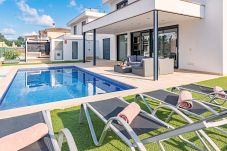 Villa en Alcúdia - Villa con piscina a 400 m de la playa