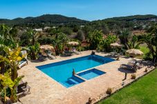 Villa en San Carlos/ Sant Carles de Peralta - Villa con piscina a 2 km de la playa