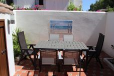 Apartamento en Estepona - Apartamento con piscina a 30 m de la playa