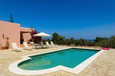 Villa en San Carlos/ Sant Carles de Peralta - Villa con piscina a 1 km de la playa
