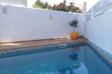 Villa en Cala Blanca - Villa con piscina a 400 m de la playa