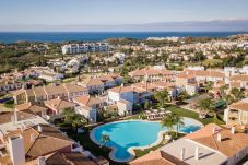 Apartahotel en Marbella - Apartahotel con piscina a 2 km de la playa